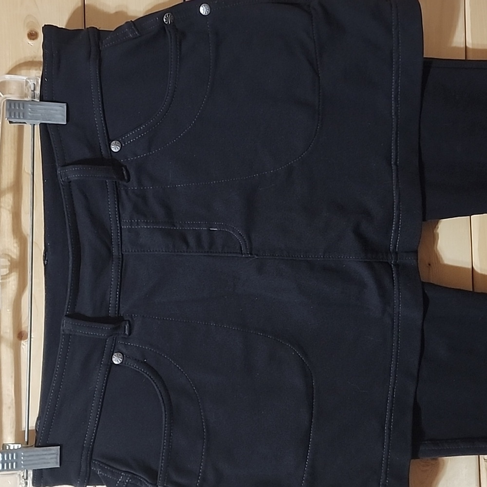 Athleta Bettona 2 in 1 Skirt Capri Leggings Black Size Small - Picture 3 of 8